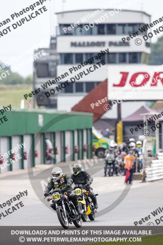 Vintage motorcycle club;eventdigitalimages;mallory park;mallory park trackday photographs;no limits trackdays;peter wileman photography;trackday digital images;trackday photos;vmcc festival 1000 bikes photographs